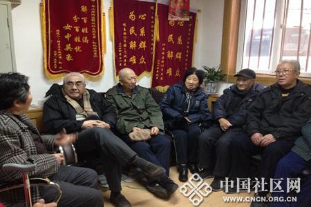 解放社区开展迎新春老党员座谈会