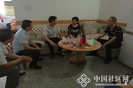 区委副书记邓玉华走访慰问"爆破英雄"侯满厚-志愿服务